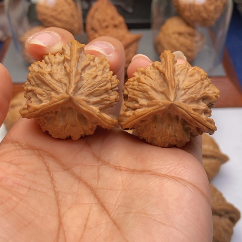 【闪购商品】文玩核桃把件38三愣全品