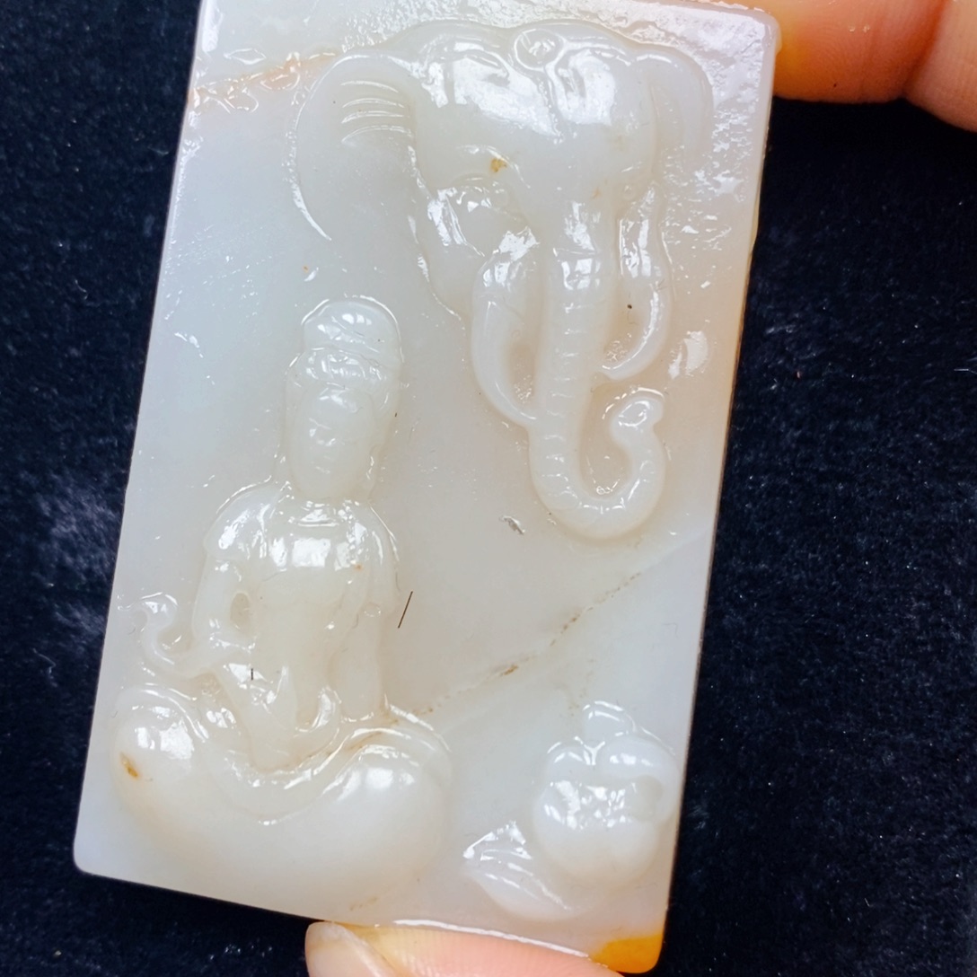 石英质玉（黄龙玉）未镶嵌颈饰