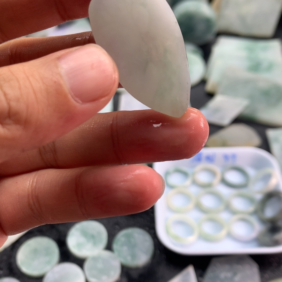 定制翡翠未镶嵌树叶 包工