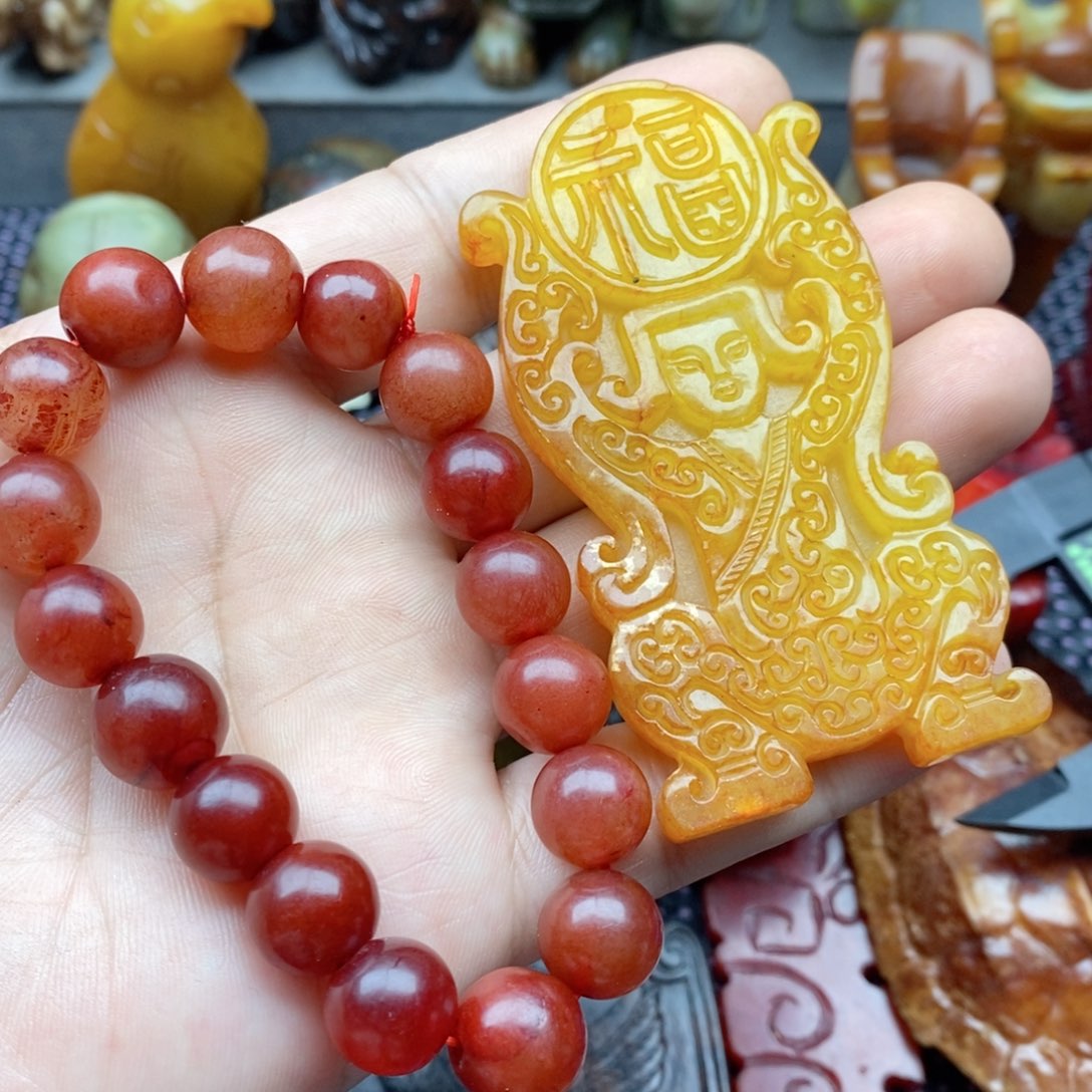 蛇纹石玉未镶嵌颈饰隆*