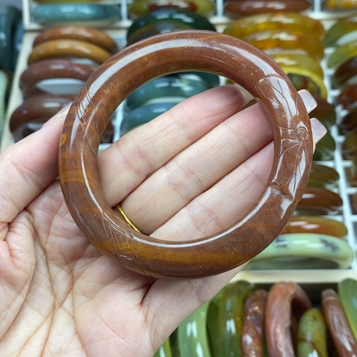 蛇纹石玉手镯未镶嵌58