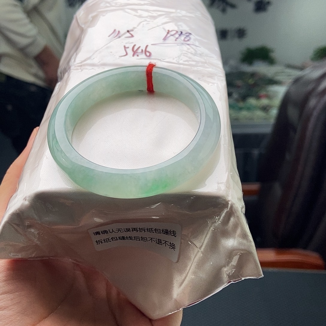 翡翠未镶嵌手镯拍一发一