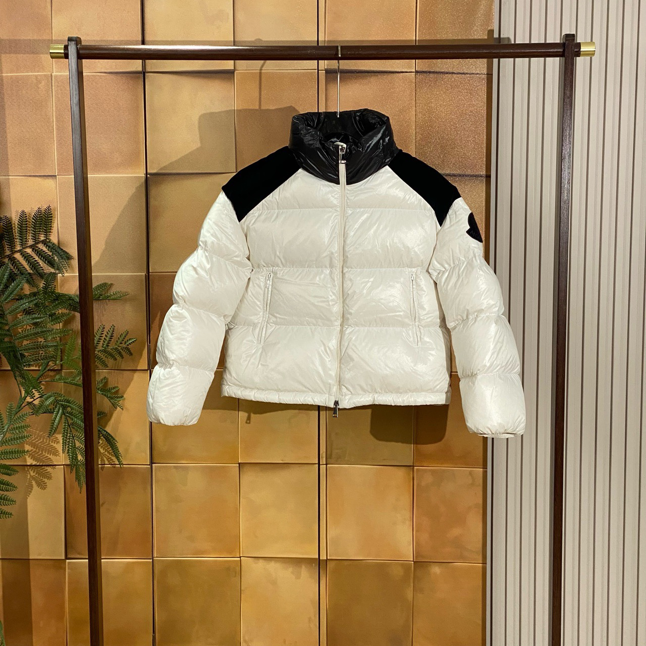Moncler Chouelle黑白撞色植绒徽标羽绒服/00码/99新/27475