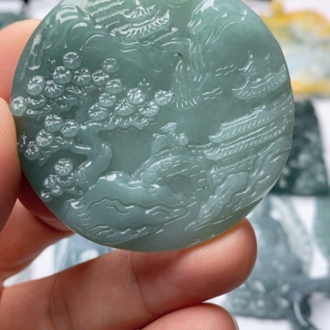 翡翠颈饰未镶嵌翡翠