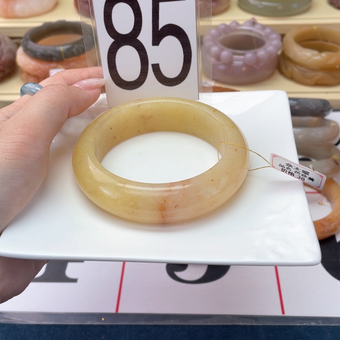 石英岩玉未镶嵌手镯