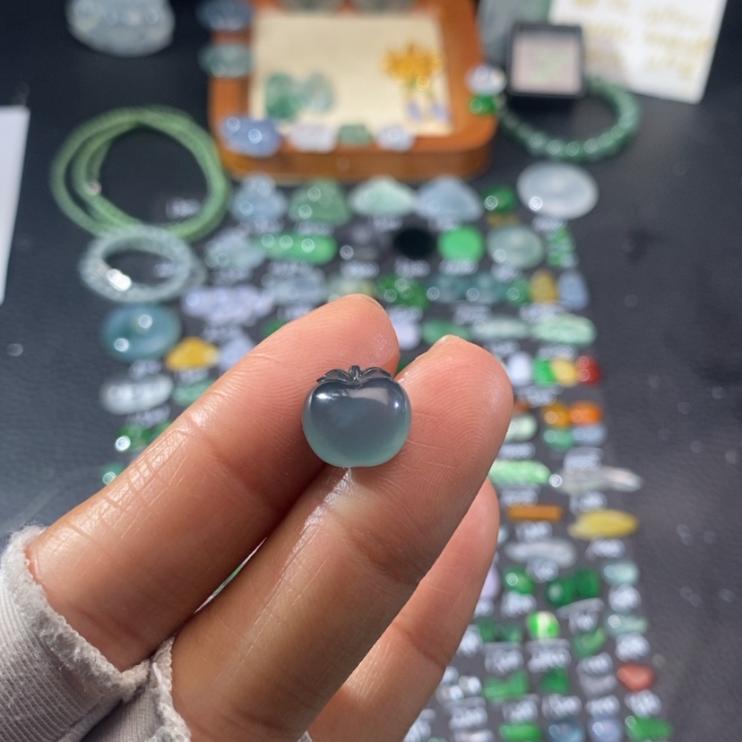 【闪购商品】翡翠挂件未镶嵌苹果