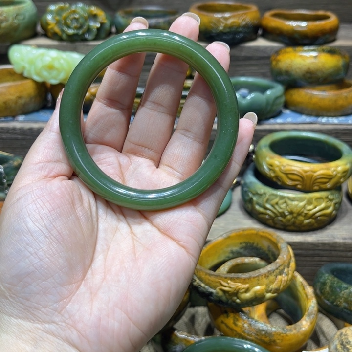 透闪石质玉手镯未镶嵌?***?