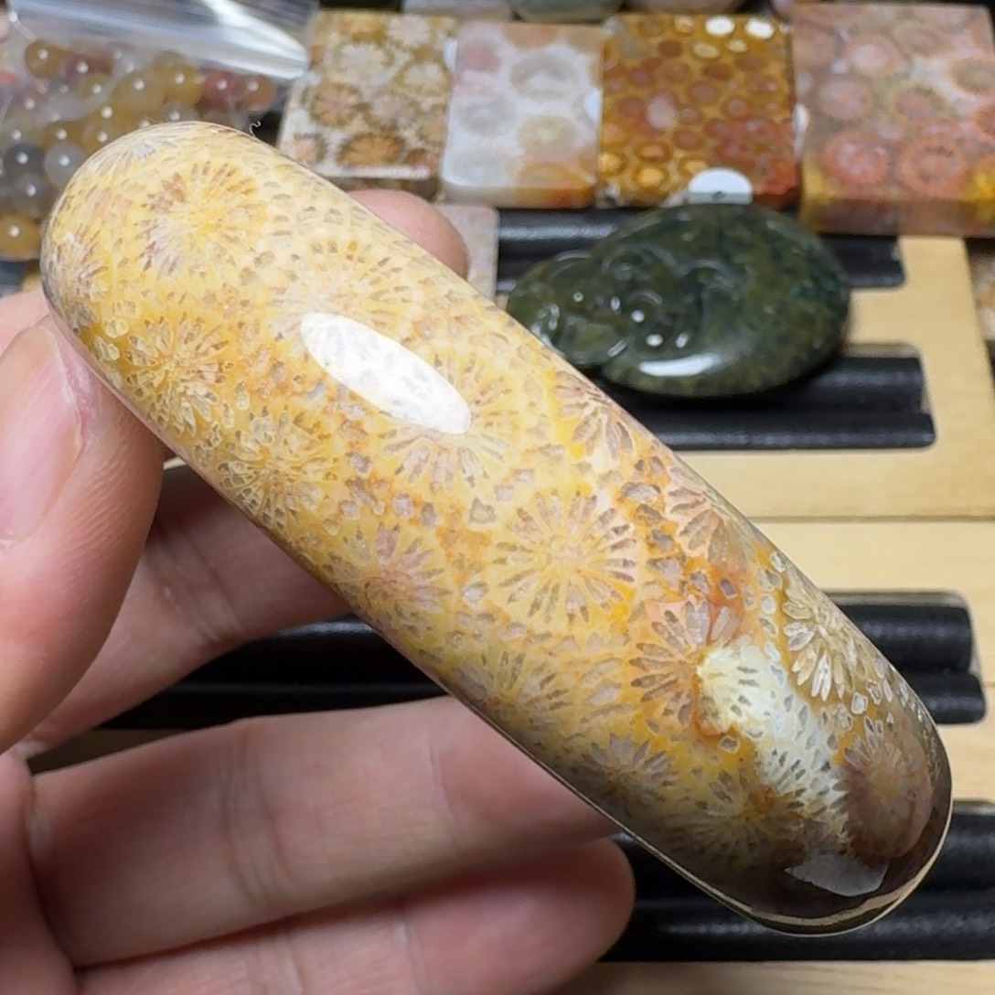 硅化玉纯天然色有机玉石未镶嵌58圈口