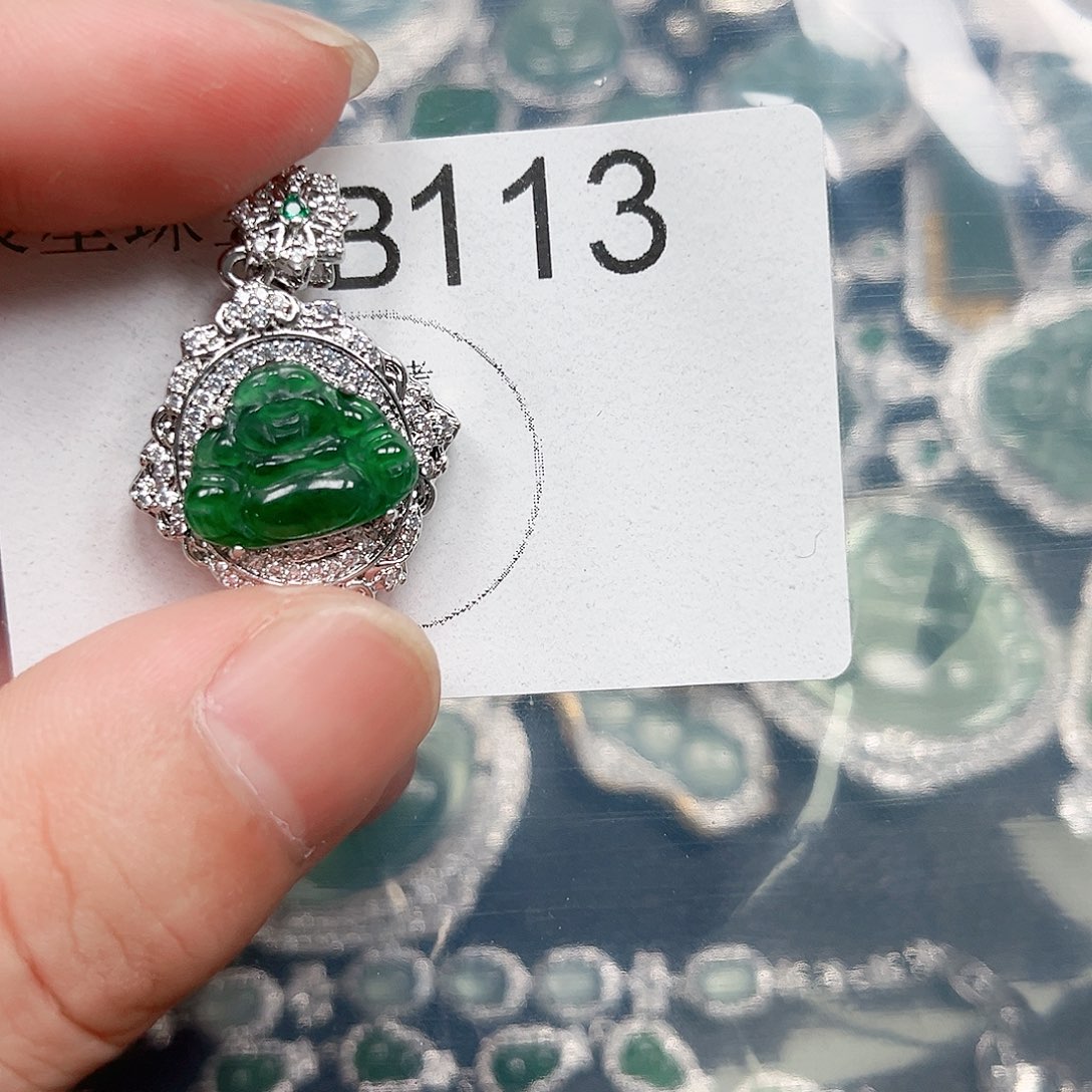 翡翠颈饰未镶嵌翡翠113