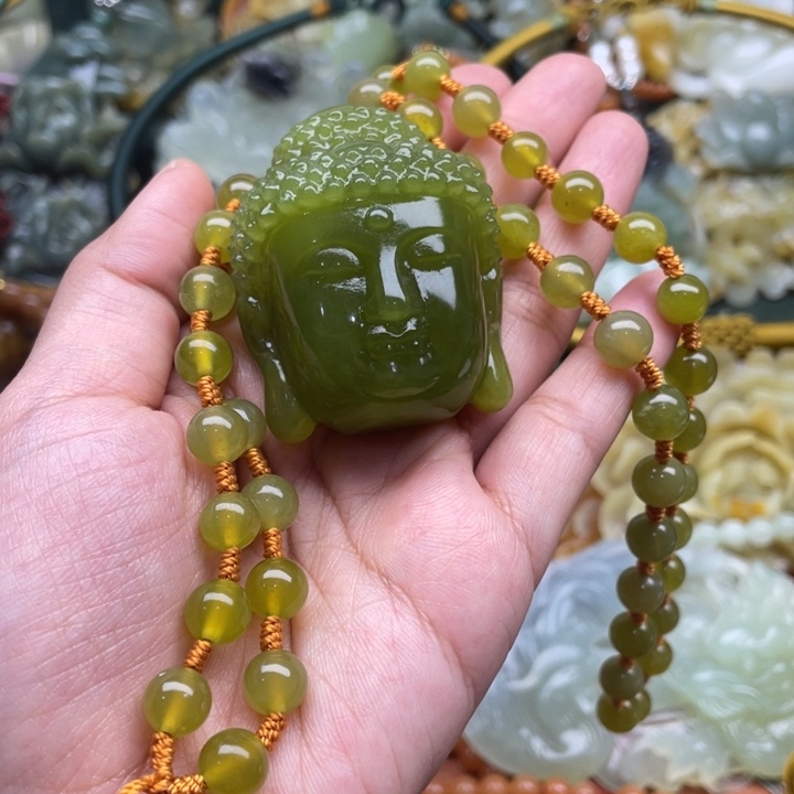 蛇纹石玉吊坠合金