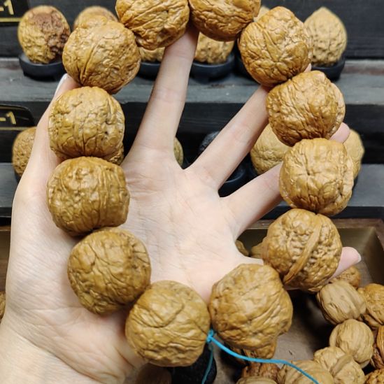 文玩核桃吊坠12佛莲舍利30