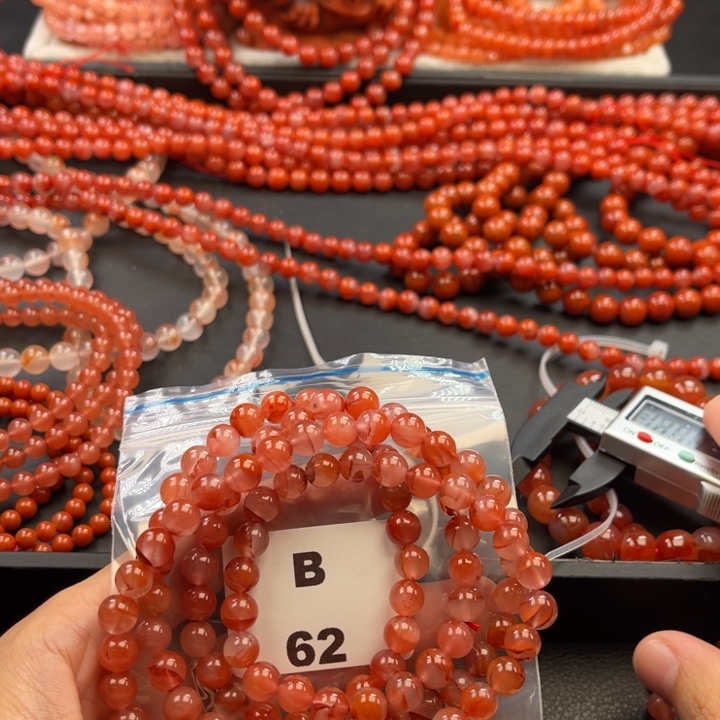 南红玛瑙未镶嵌多样性发货默认微瑕称重7mm