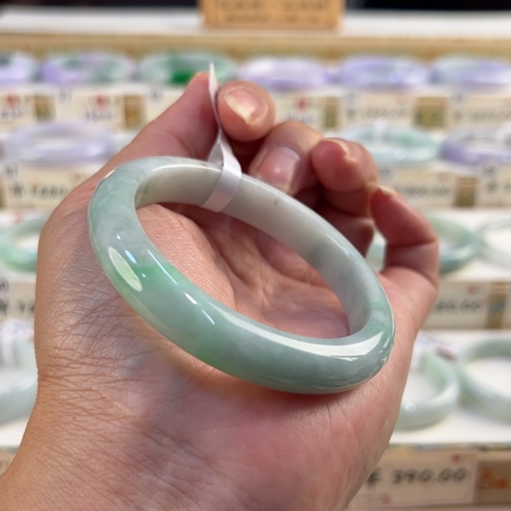 翡翠手镯未镶嵌有瑕疵56翡翠手镯