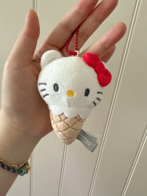 正品Kitty蛋筒挂件