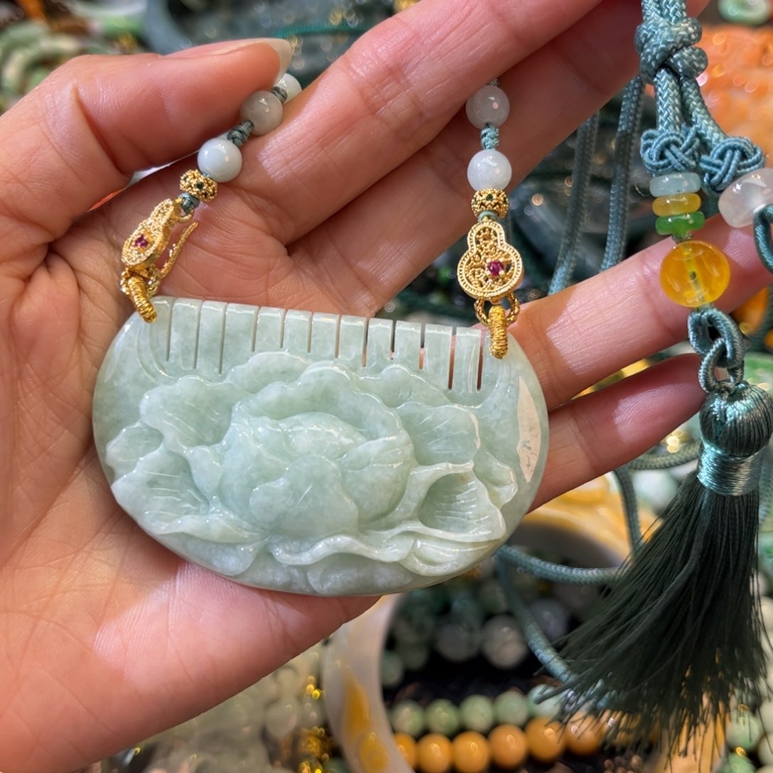 翡翠未镶嵌颈饰待编款