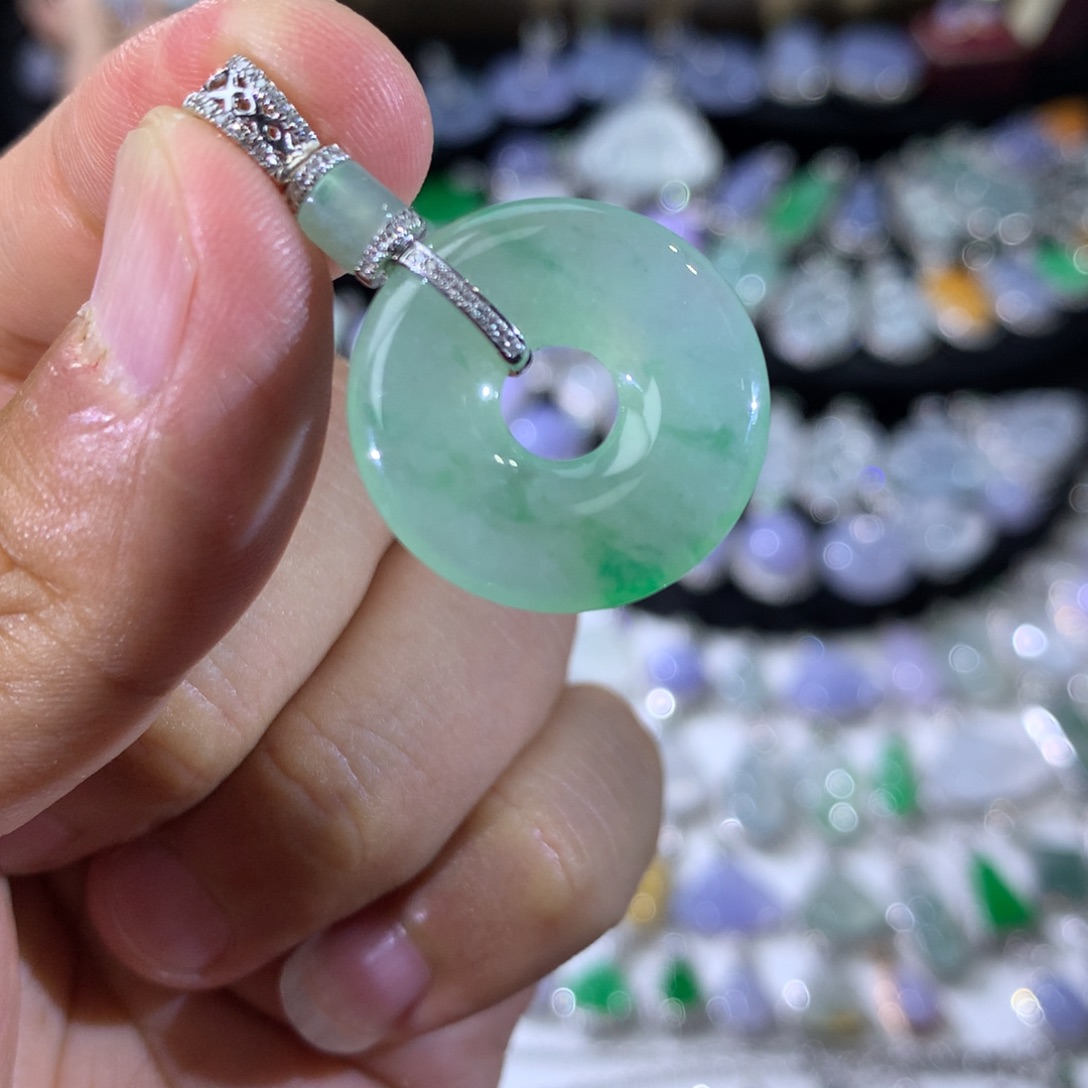 翡翠18K金镶嵌吊坠(不含链)