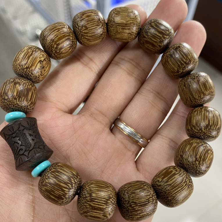 编号0145号精美黄油阁沉香木质单圈手串1.5
