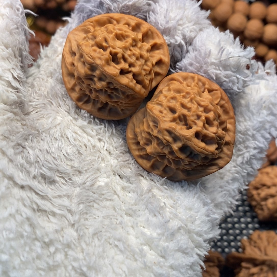 吊坠文玩核桃秦岭山地核桃金公子