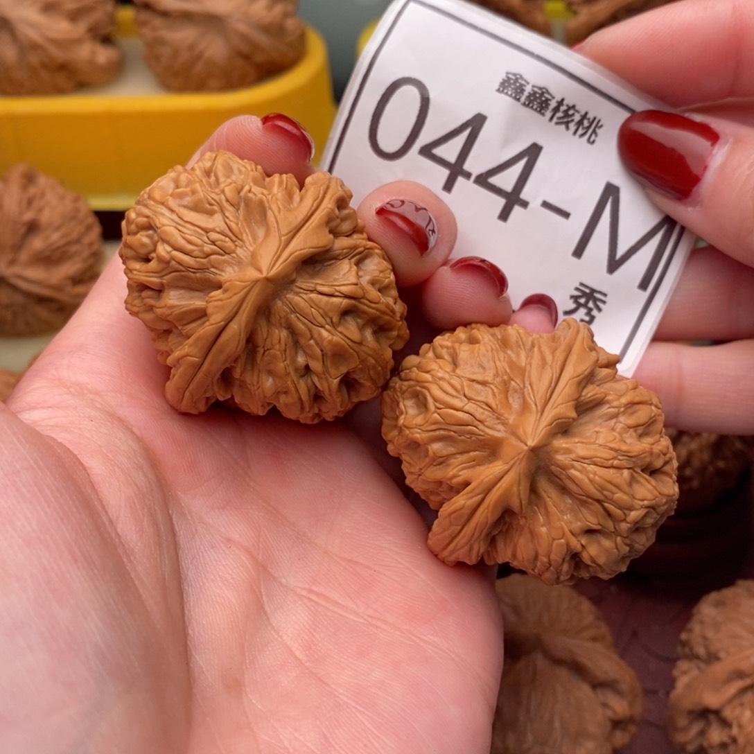 文玩核桃把件红锦鲤42