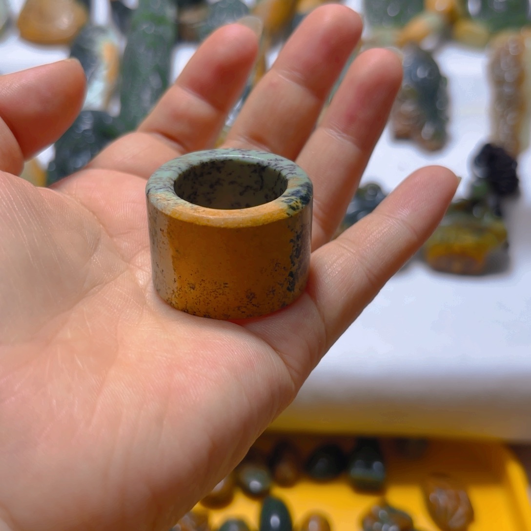 岫岩河磨玉（透闪石质玉）挂件未镶嵌