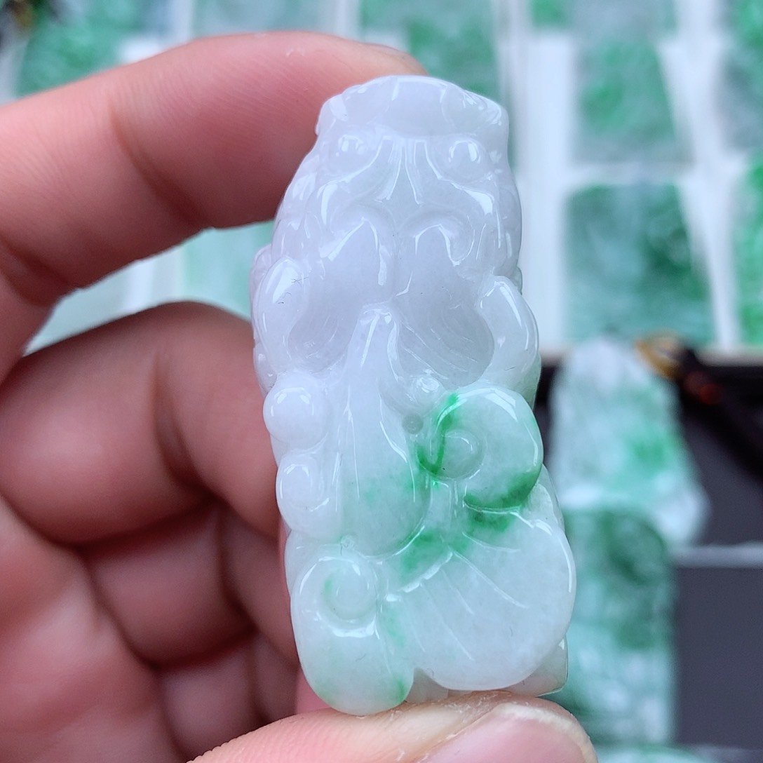 翡翠颈饰未镶嵌翡翠吊坠