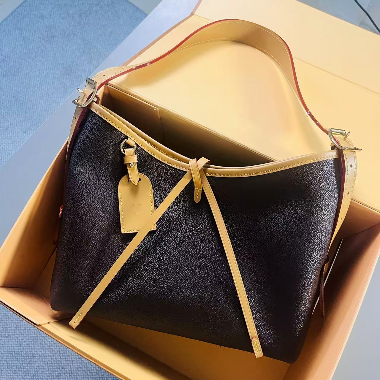 ❤1号链接时尚百搭轻奢涂鸦版单肩斜挎气质小众女包