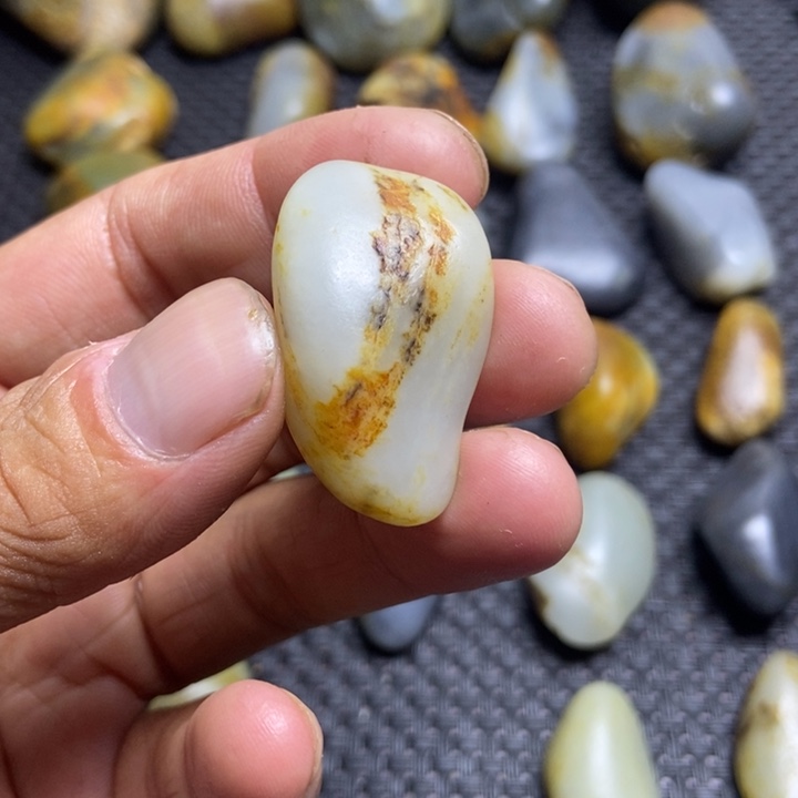 *****和田玉（糖玉）未镶嵌颈饰