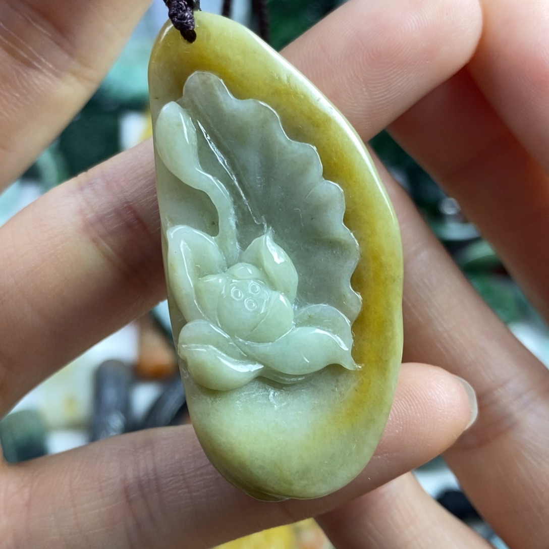 翡翠颈饰未镶嵌吊坠