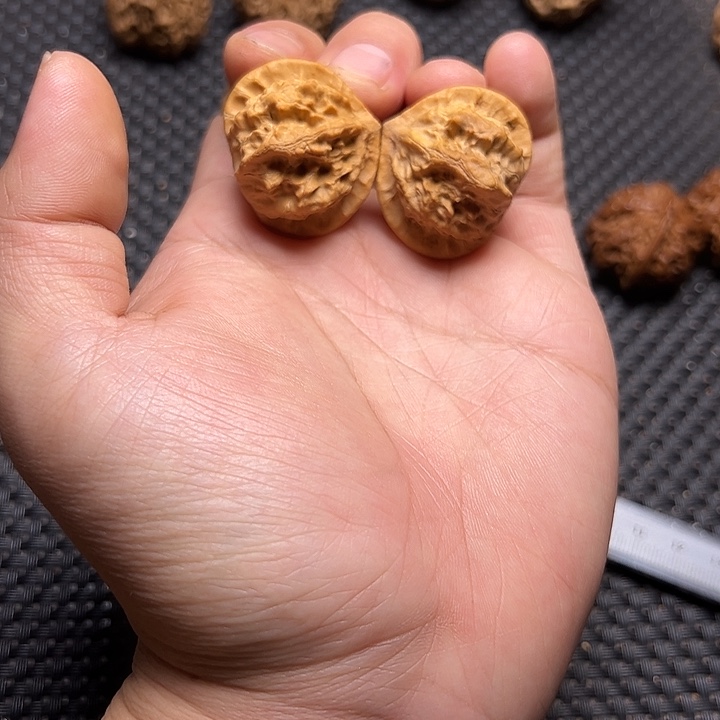 文玩核桃吊坠小蝴蝶