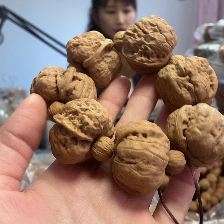 把件文玩核桃34蛤蟆头龟背手持黄