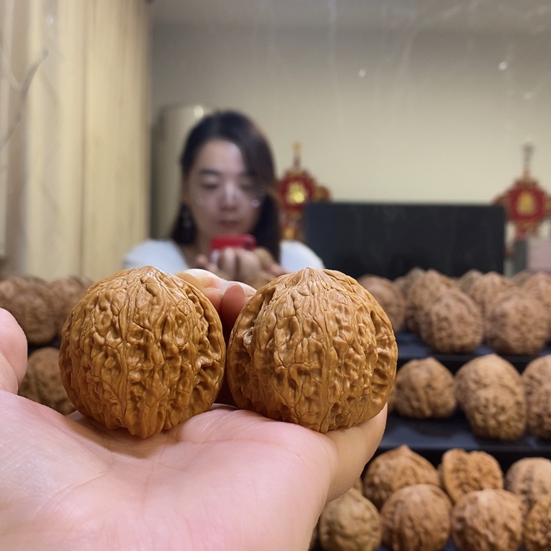 把件文玩核桃41绣球有修打底了