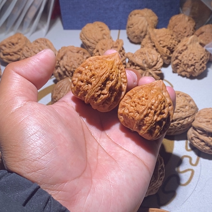 把件文玩核桃黑***朵赤龙鸡心