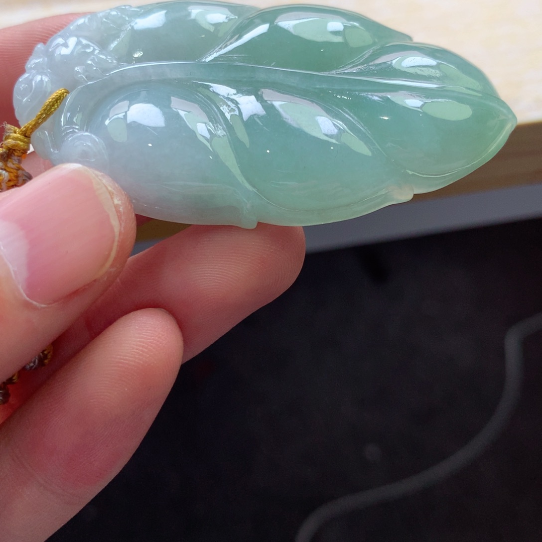 翡翠颈饰未镶嵌吊坠