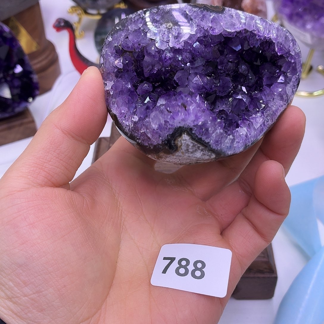 未镶嵌水晶大型摆件（非配饰）