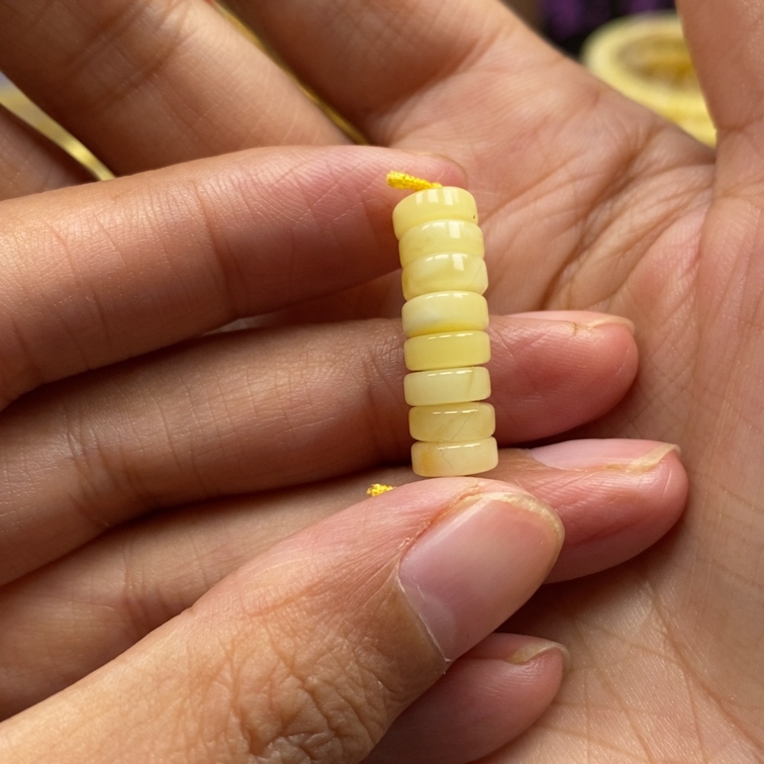 琥珀未镶嵌裸石7+