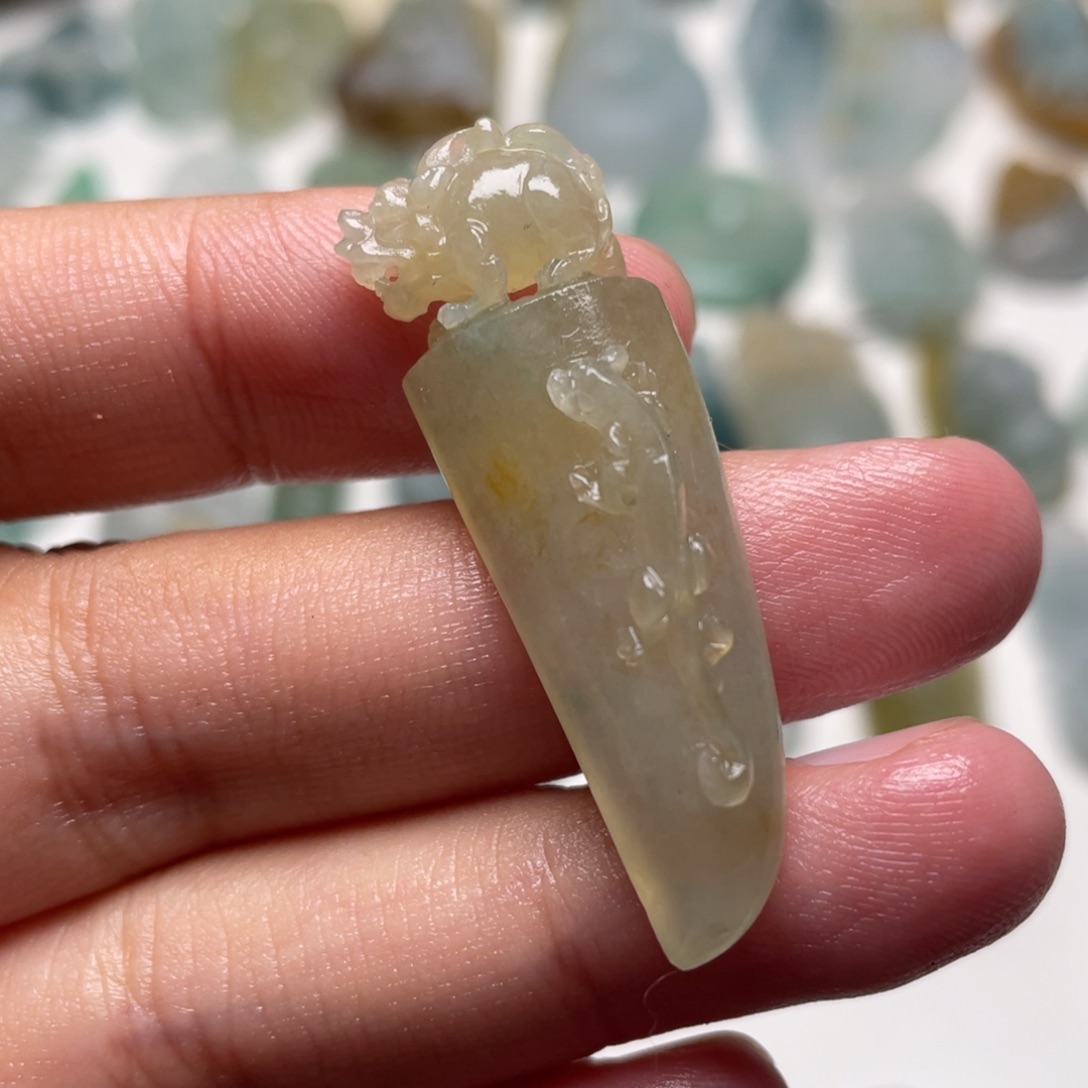 定制翡翠未镶嵌毛货龙牙