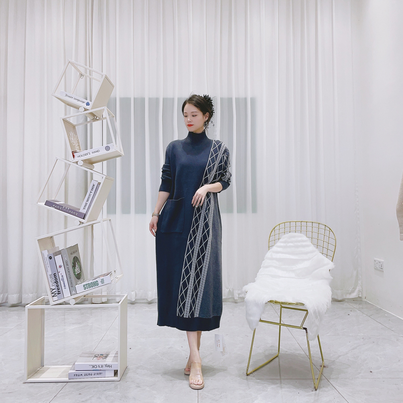 6157[蓝调鸢尾]莫兰迪蓝菱形格纹拼接秋冬连衣裙