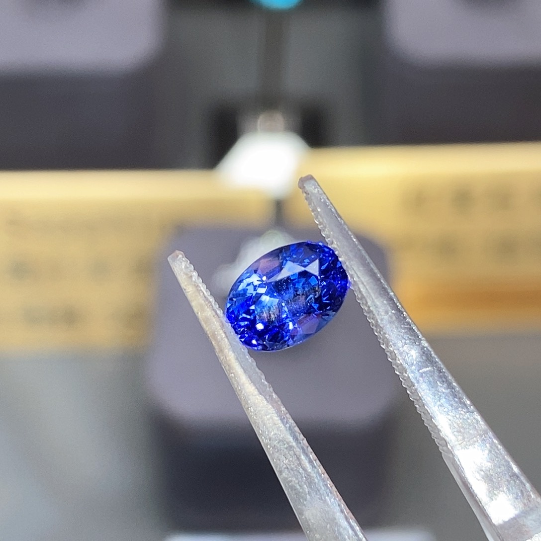 蓝宝石裸石未镶嵌