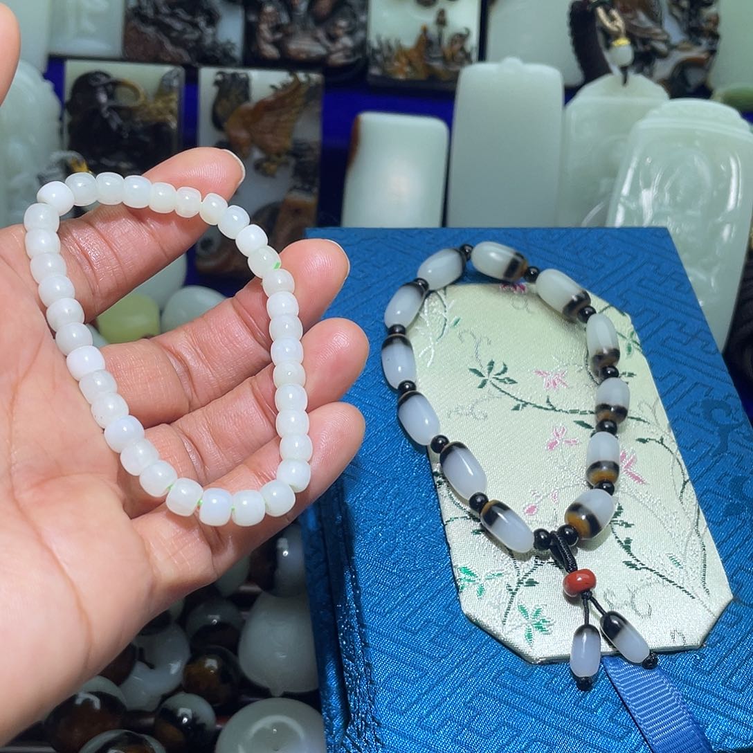 锦***2和田玉未镶嵌颈饰