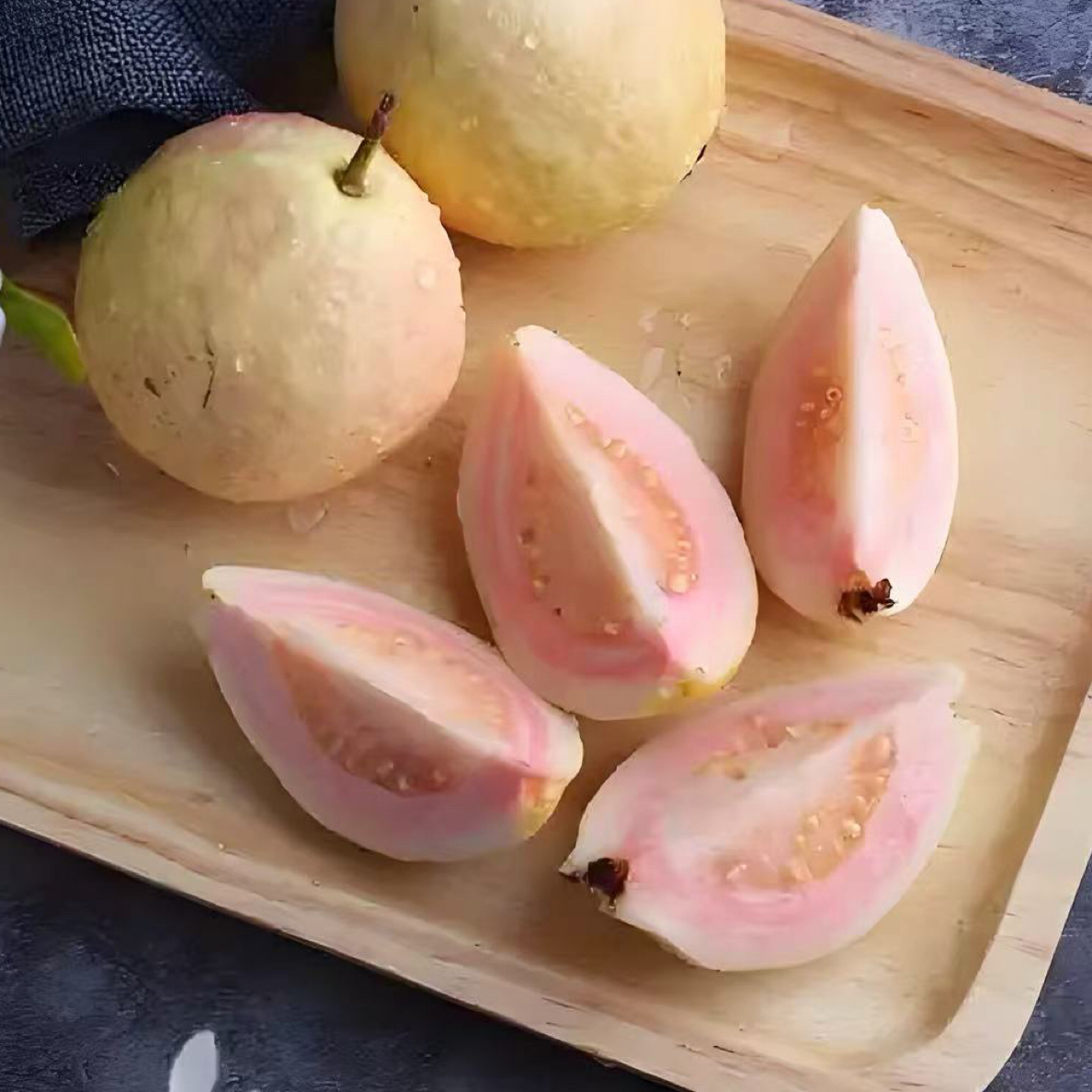 广东胭脂红番石榴红肉鲜果正品盆栽都市水果红心红心芭乐正宗