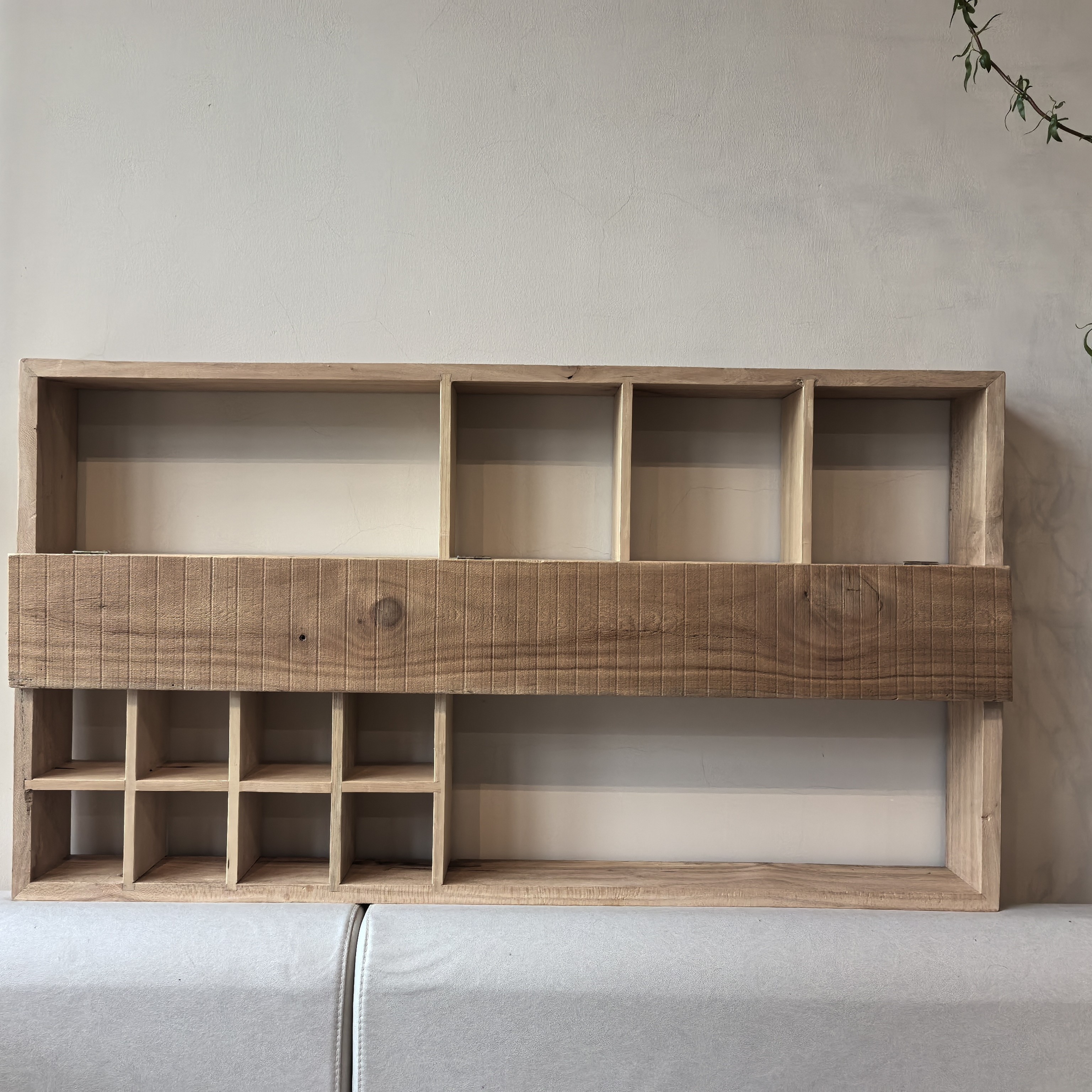 老板材新做博古架、多宝阁、可作壁挂。全手工榫卯，尺寸109*60*11CM