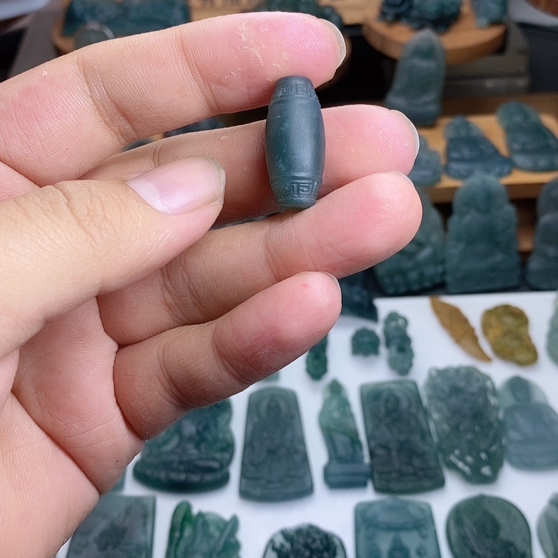 定制翡翠未镶嵌捅珠