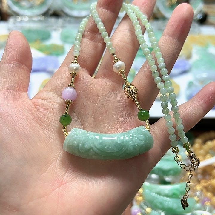 翡翠未镶嵌颈饰吊坠