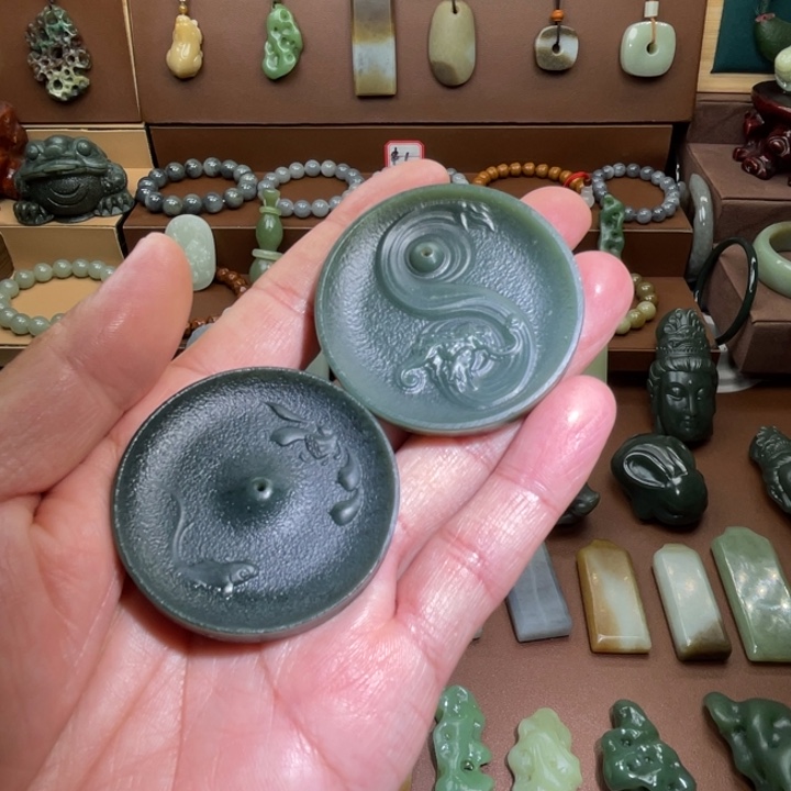 相***复和田玉未镶嵌颈饰