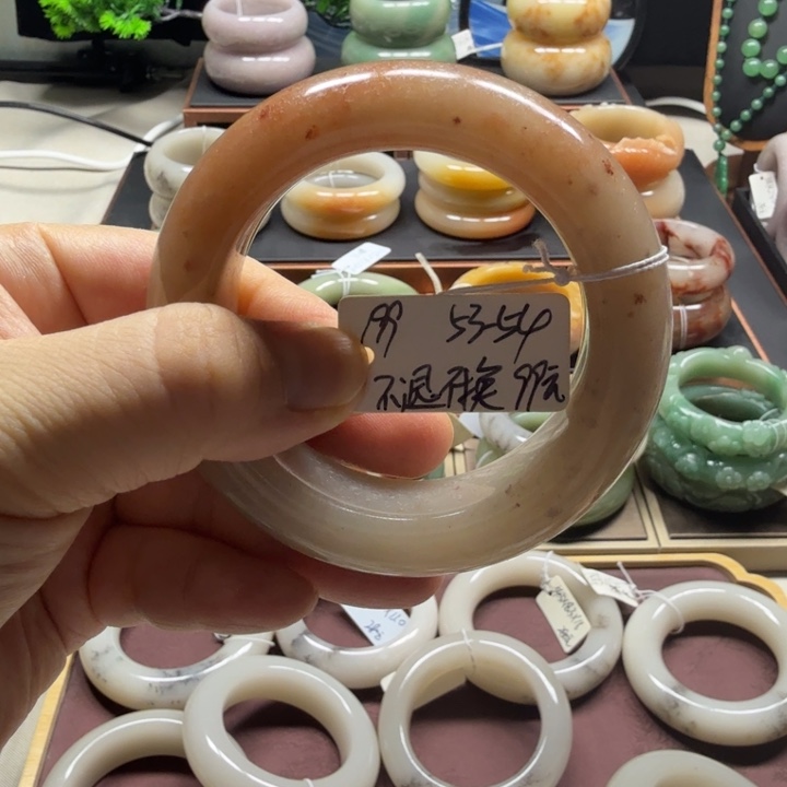 石英质玉未镶嵌手镯