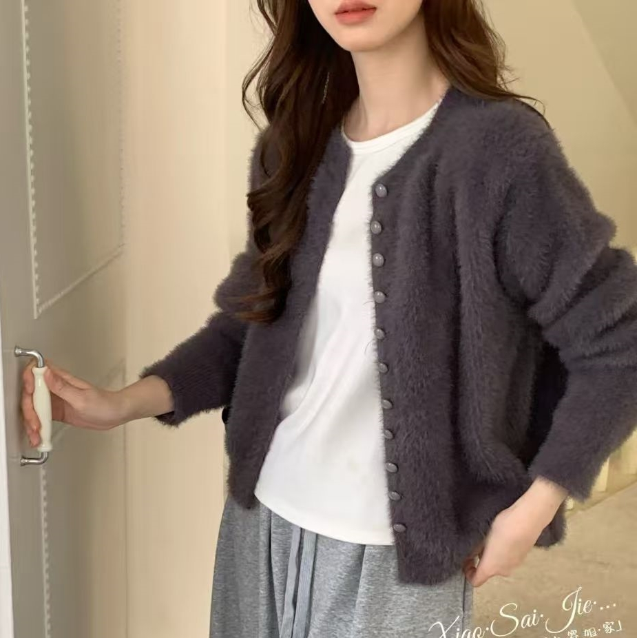 冬季新款显瘦洋气高级感小香风加厚毛衣女舒适百搭毛绒绒短款外套