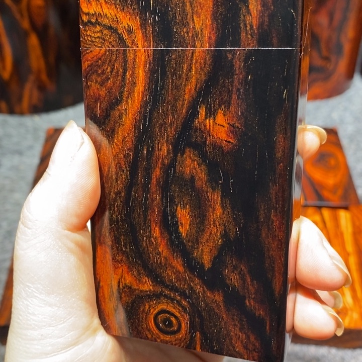 微凹黄檀（南美大红酸枝）知**我细