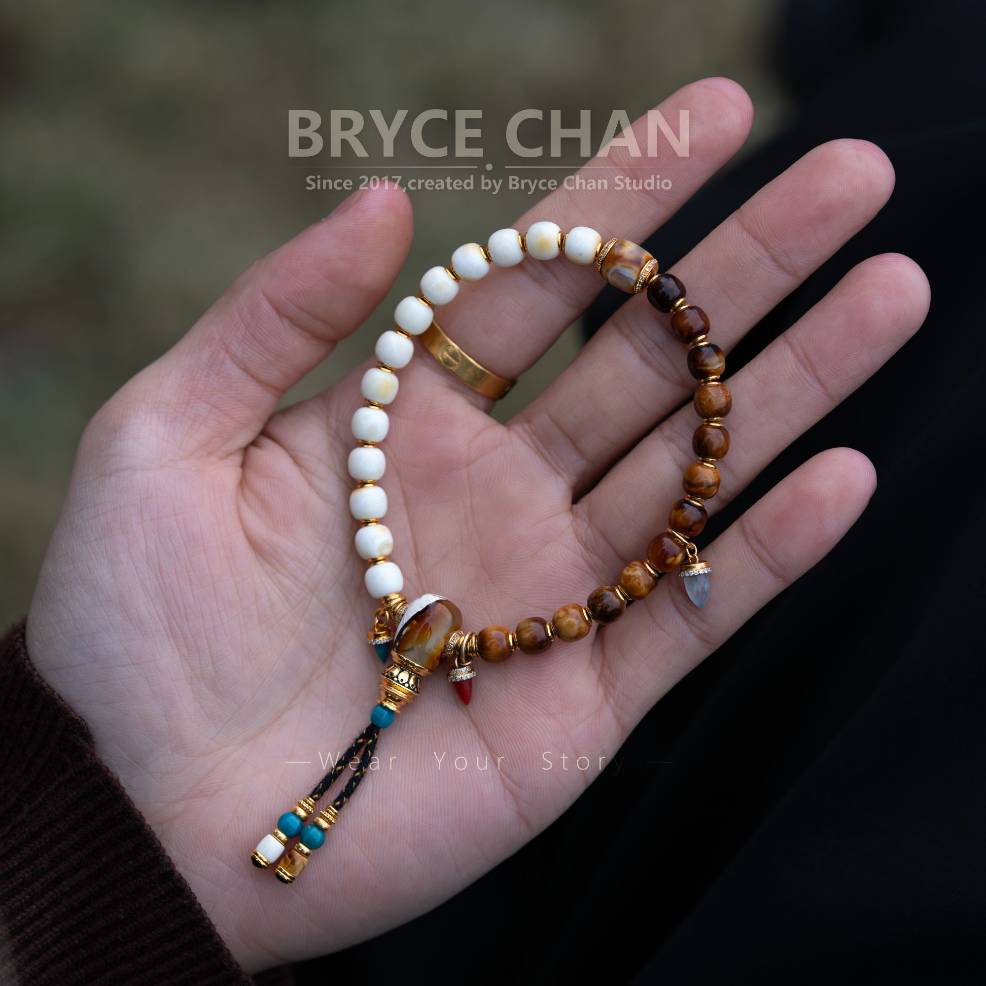 【耀今·一念之间】（6.3mm·手围17.5）彩沁妖孽18K金盾高端蜜蜡手持串