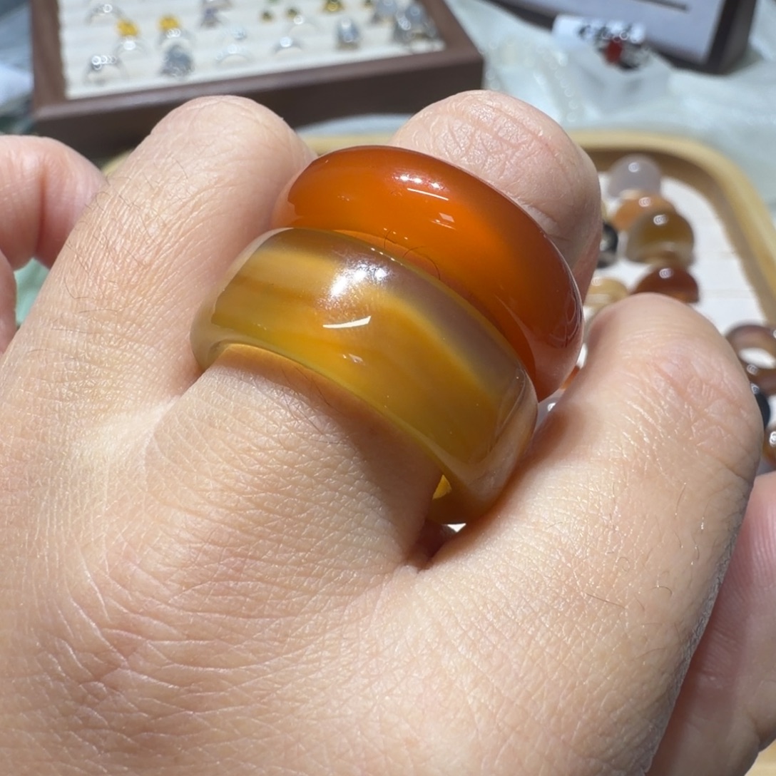 悠***香玛瑙/玉髓未镶嵌戒指