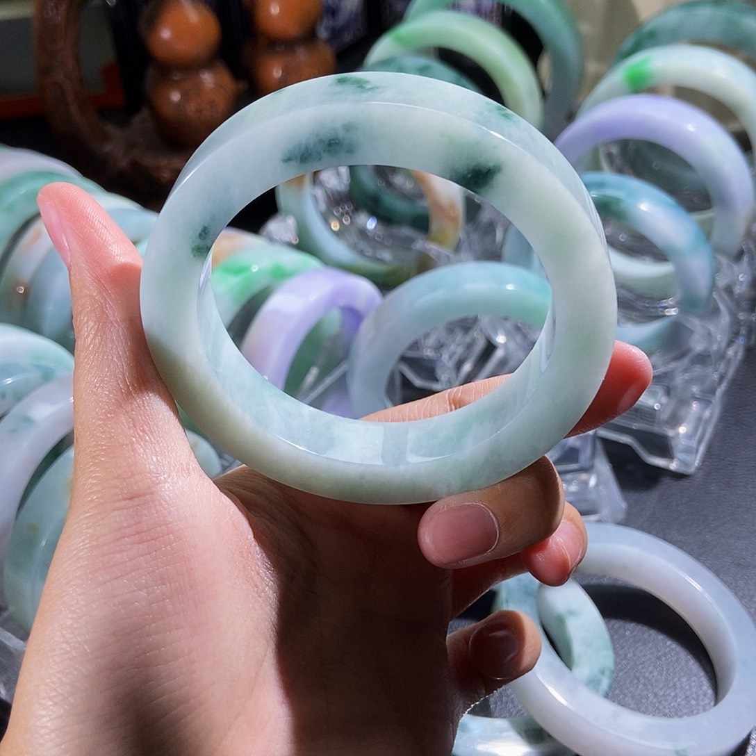 只****定制翡翠未镶嵌手镯
